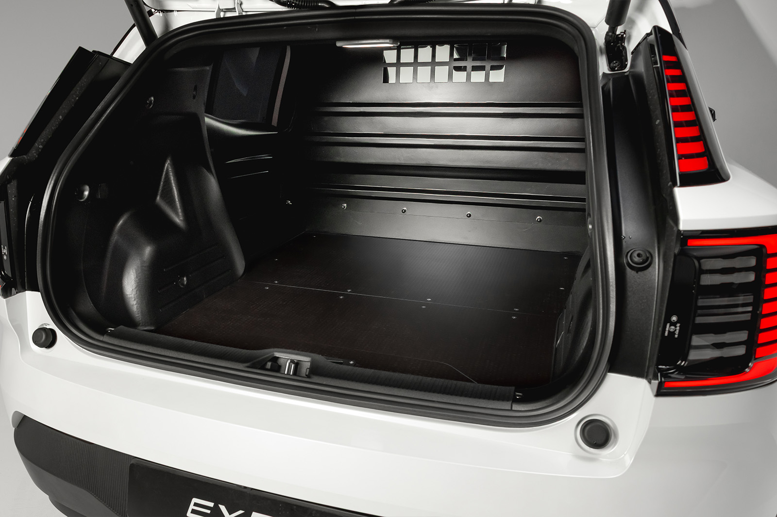 Volvo EX30 van - cargo space