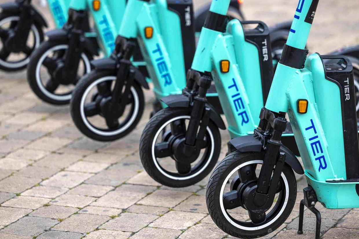 Anerkendelse festspil dramatisk Tier to upgrade e-scooter fleet with a smart 'Parrot' | Move Electric