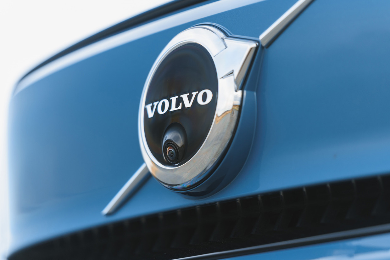 Volvo C40 badge and front Volvo C40 badge and front