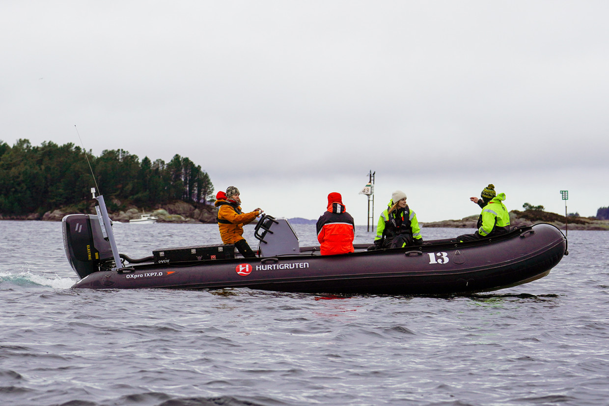 Evoy Evoy and Hurtigruten wildlife-spotting tender