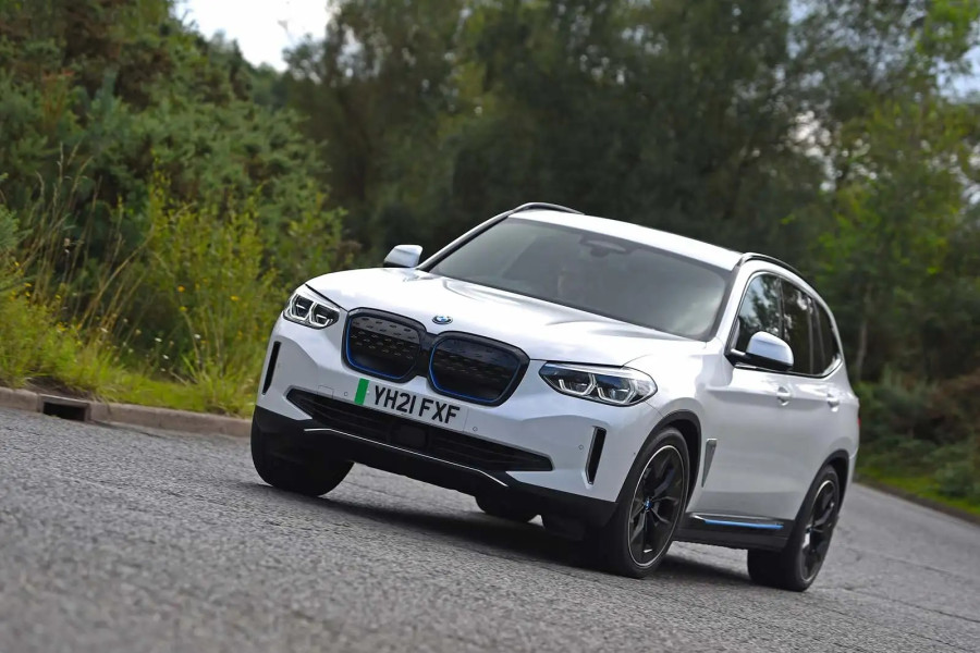 BMW iX3