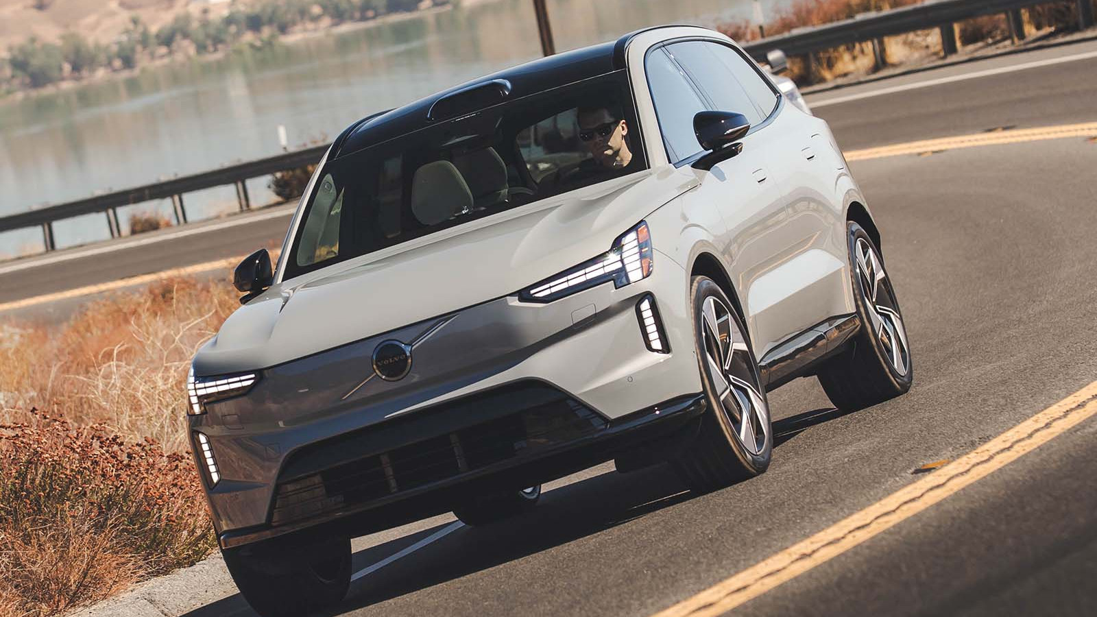 Durante mucho tiempo, el XC90 fue el único coche de siete plazas de la gama de Volvo. Volvo EX90 review