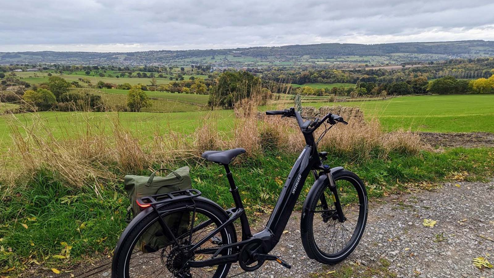 E-bike static with view