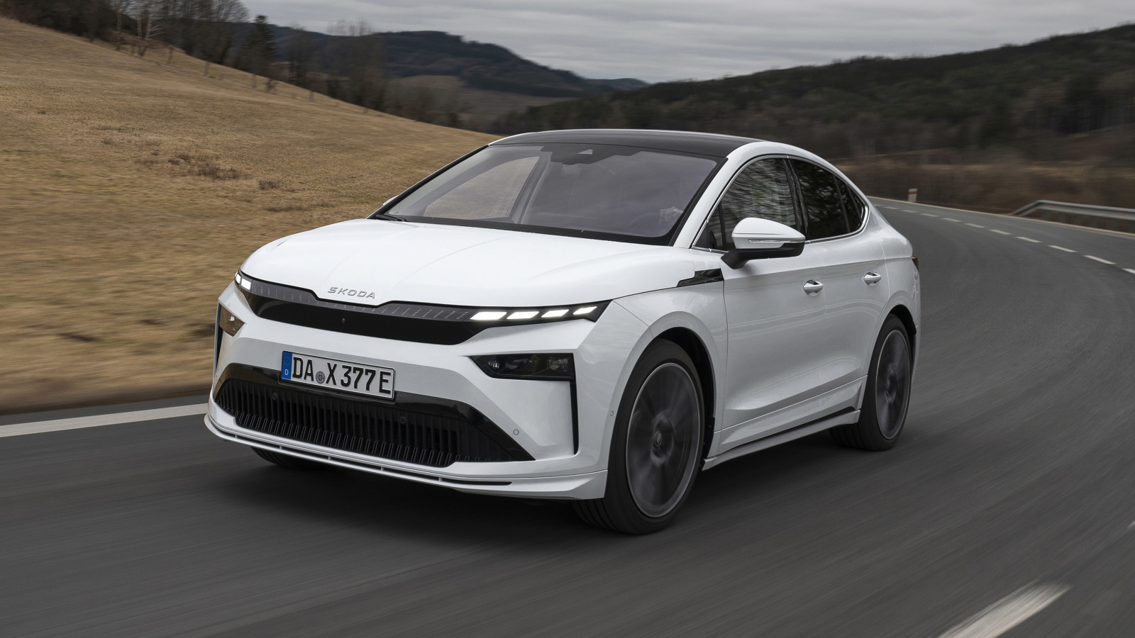 Der neue Skoda Enyaq ist der Beweis dafür, dass manche Hersteller auch im Zeitalter des Rebrandings ihren Schwerpunkten treu bleiben.