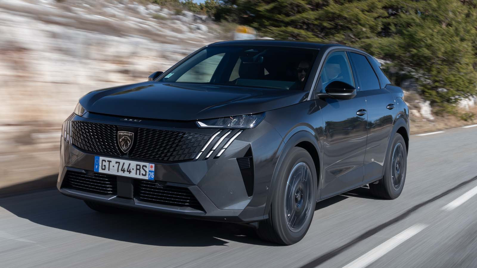 27. Peugeot e-3008 - 98kWh Peugeot e-3008