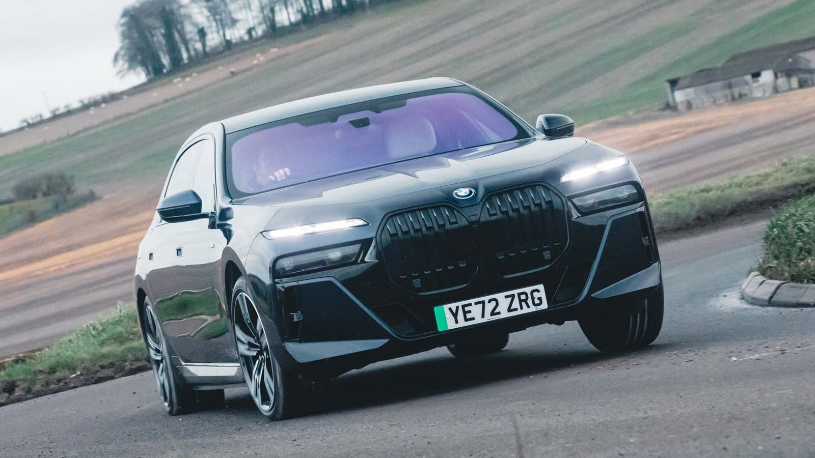 23. BMW i7 - 101.7 kWh BMW i7