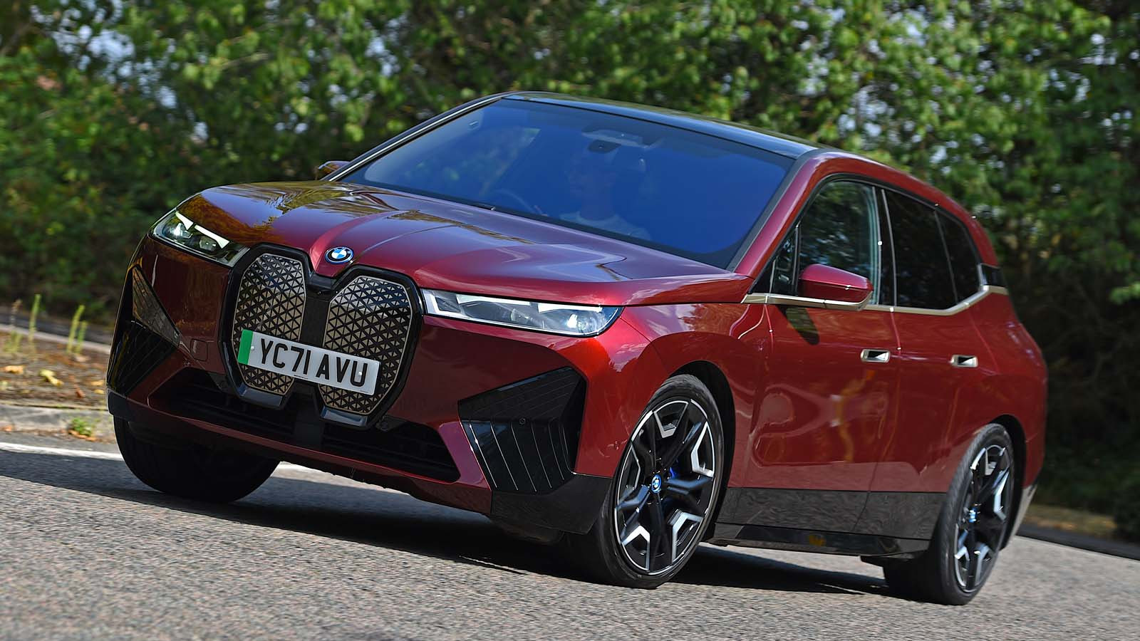 21. BMW iX - 105.2 kWh BMW iX