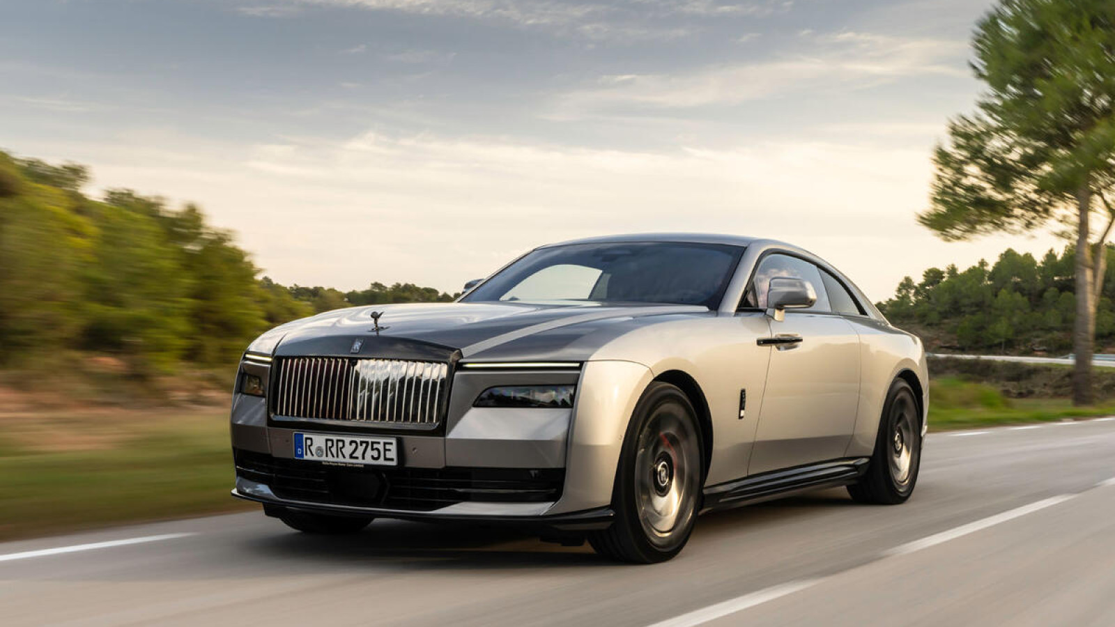 9. Rolls-Royce Spectre - 2975 kg (6559 lb)