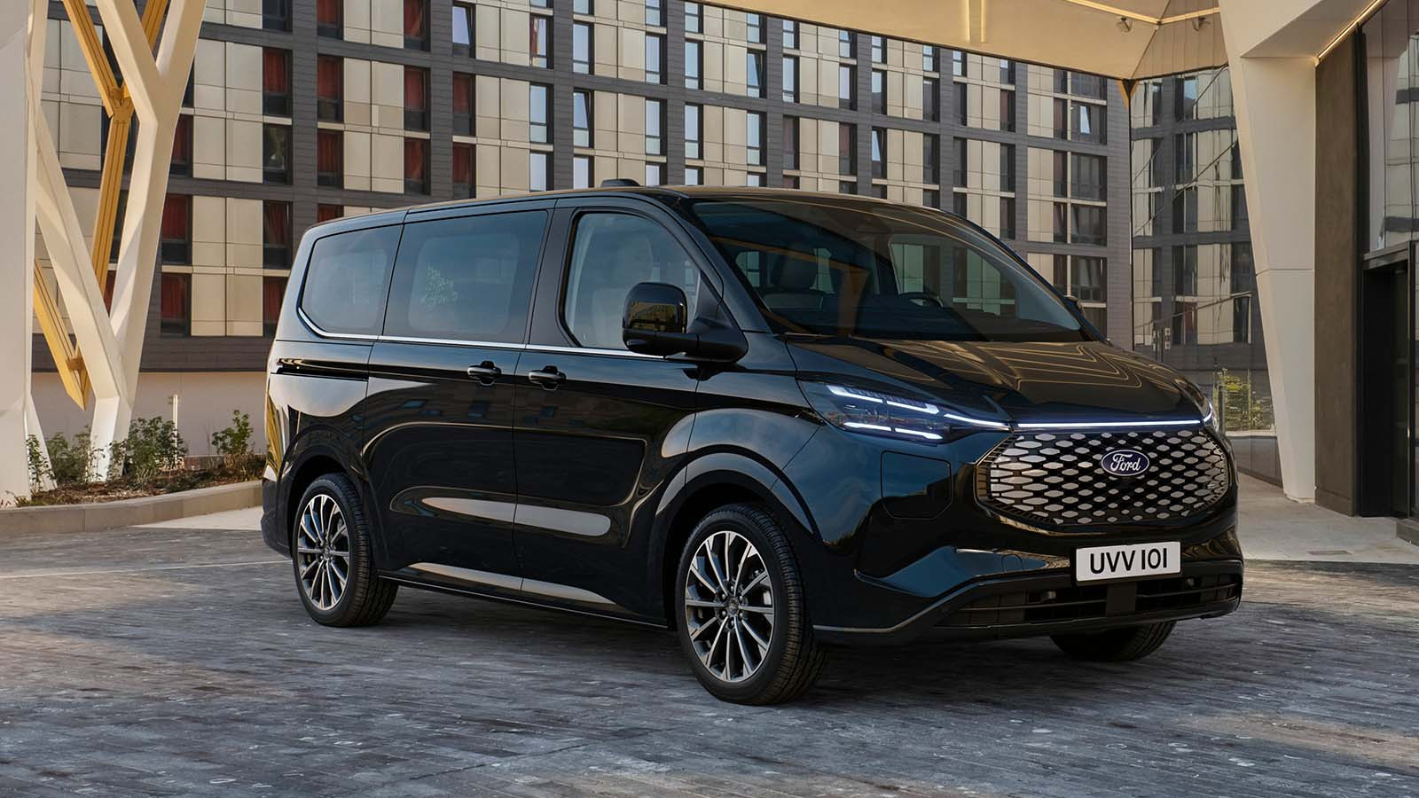 Ford E-Tourneo Custom
