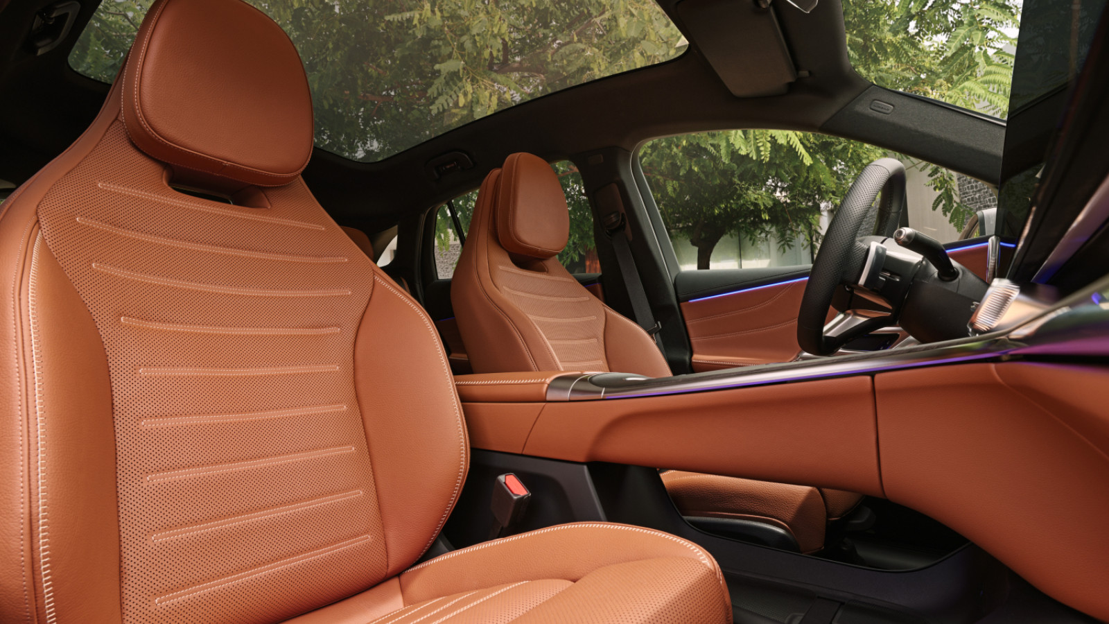 Mercedes GLC EQ side interior