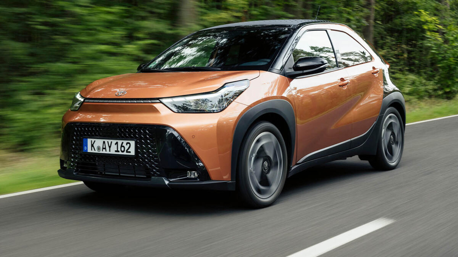 Wenn man sich den neuen Toyota Aygo X ansieht, könnte man meinen, dass sich wenig geändert hat.