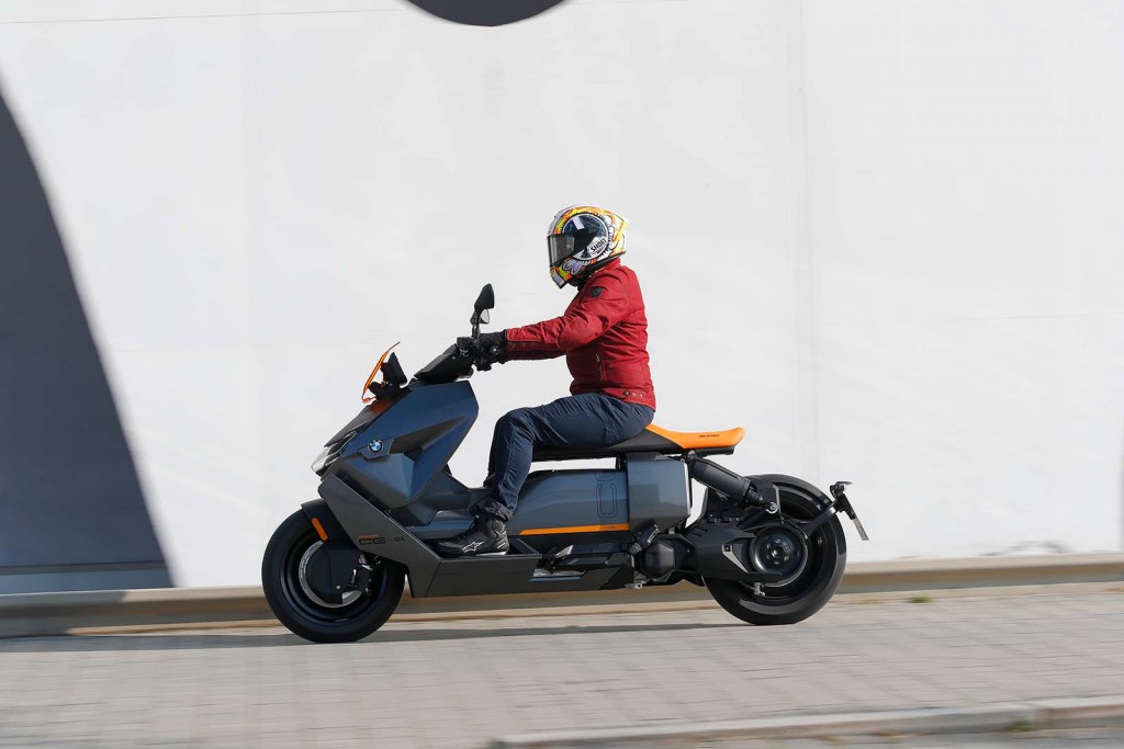  Revisión del scooter eléctrico BMW CE