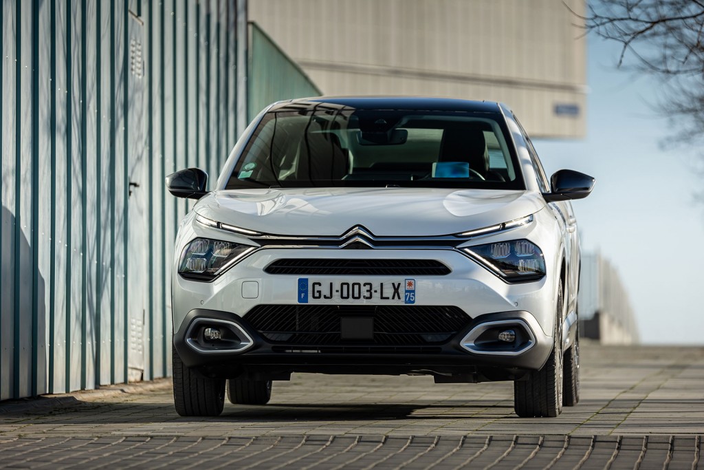 CITROËN ë-C4 and ë-C4 X DELIVER MORE POWER WITH NEW EFFICIENT ELECTRIC  ENGINE AND MORE RANGE UP TO 420 KM, Citroën