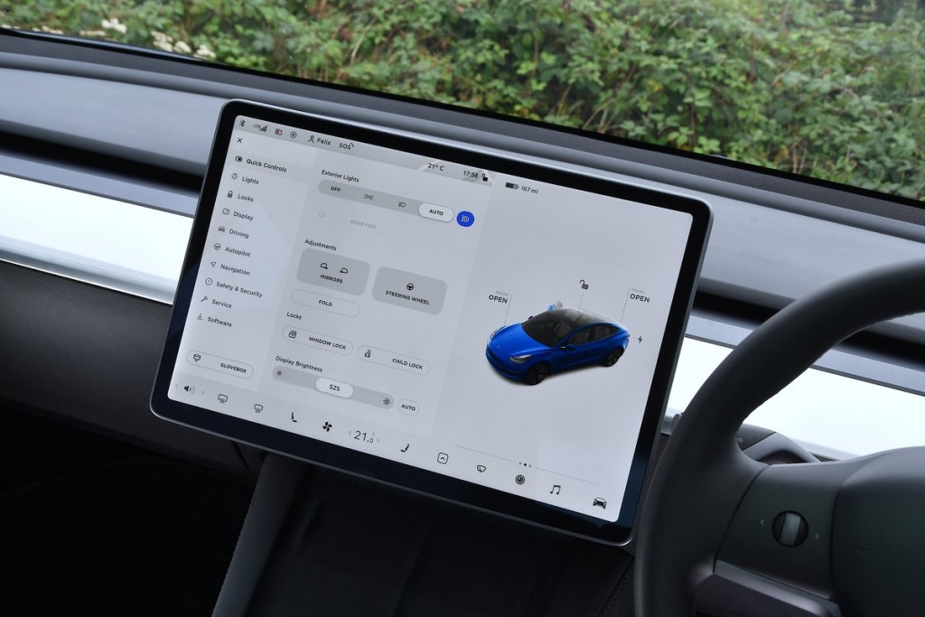 https://www.moveelectric.com/sites/default/files/users/user123746/tesla-model-3-202120210906_4110-1600x1067-d32741b2-6ab6-48c5-8a8d-11c5c13e85c4.jpg