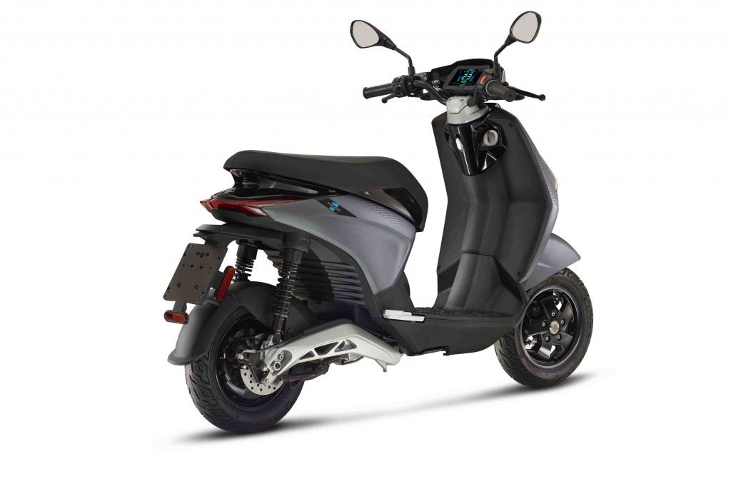 Piaggio 1 scooter Move Electric